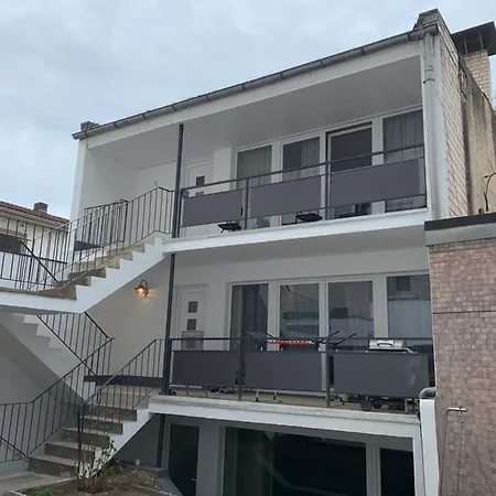 Kleine Im Herzen Von Opladen *